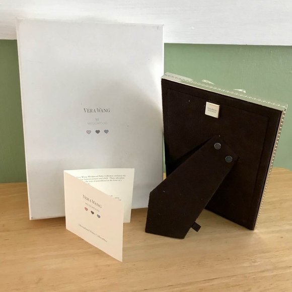 RARE FIND ~ Vintage Vera Wang by Wedgwood Baby Silverplated Frame 4x6 - Picture 2 of 6